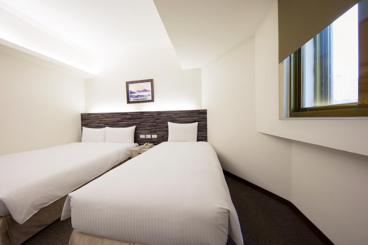 Ful Won Hotel Taichung Esterno foto