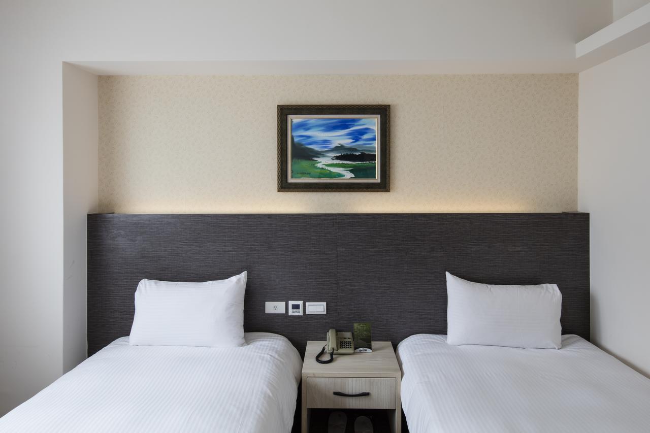 Ful Won Hotel Taichung Esterno foto