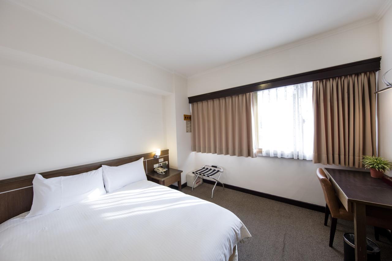 Ful Won Hotel Taichung Esterno foto